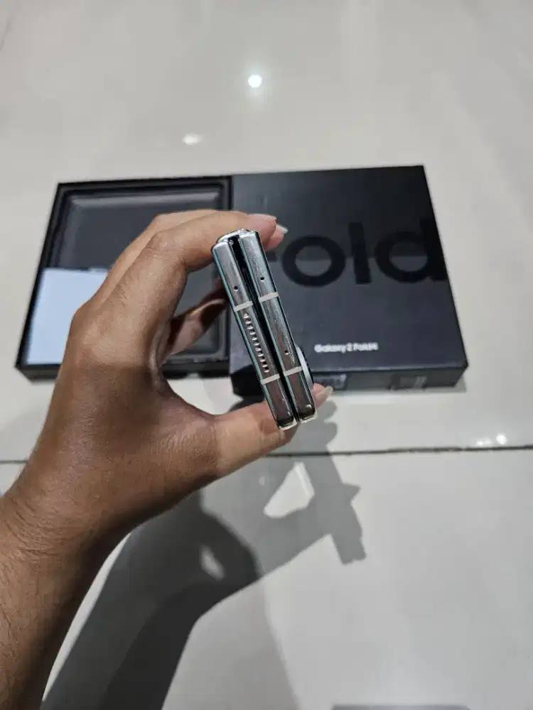 Hp Samsung Z Fold 4. Ram 12/256 Gb  Fullset ori sein.