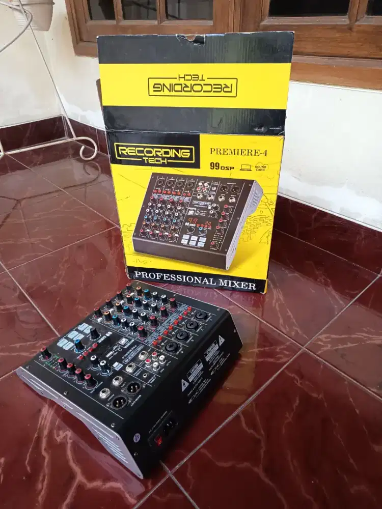 Jual mixer & microphone  utk live tiktok recording tech, kondisi baru