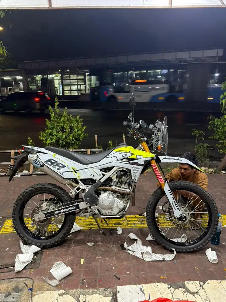 KLX 230 SE 2024 akhir