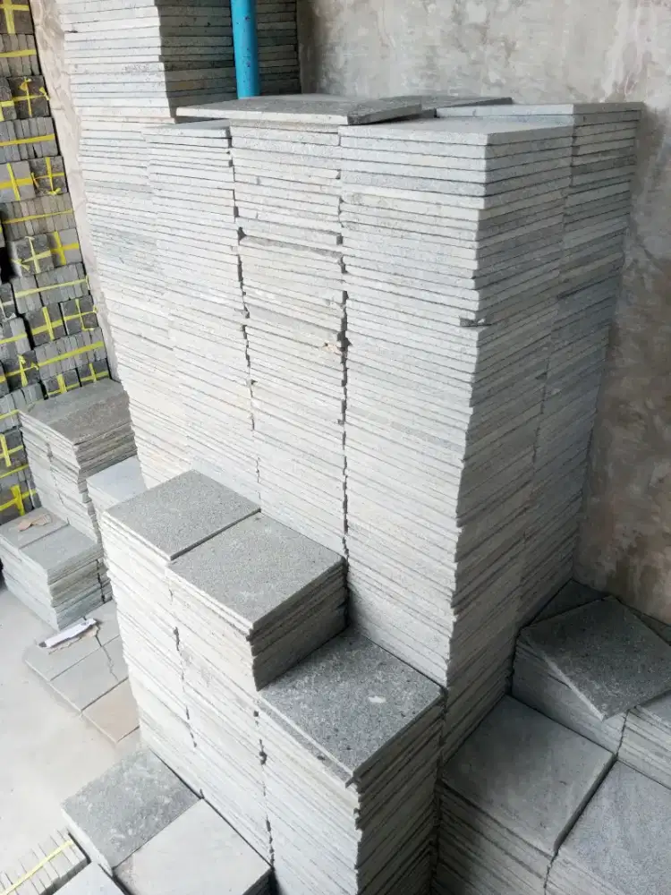 Andesit uk20x20cm