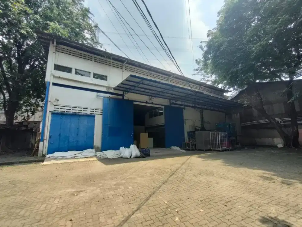 DISEWAKAN Gudang Besar dan Luas dengan Lokasi yang Strategis di Daan Mogor, Jakarta Barat