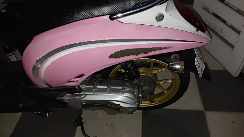 Dijual Motor Scoopy 2011 pink