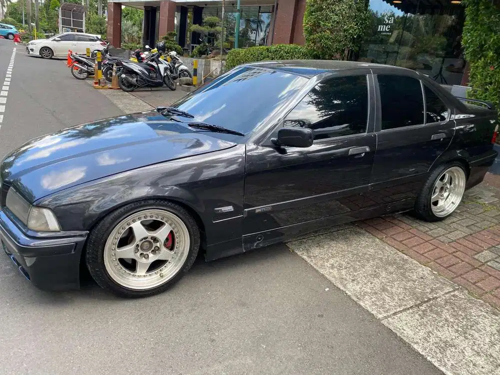 BMW 320i 1994 Bensin