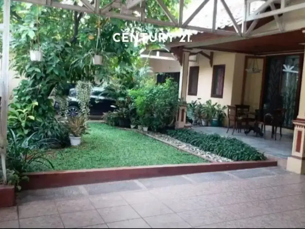 Dijual Rumah Ada Kolam Renang Dan Tanah Luas Lokasi Di Cipete