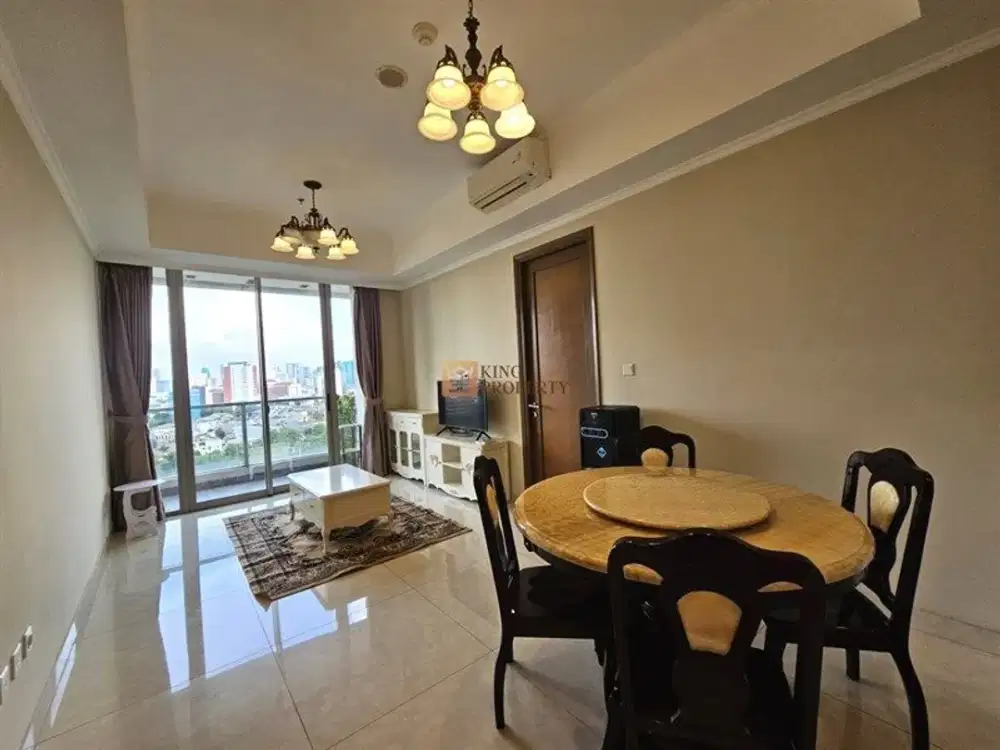 Furnished interior American Classic, Disewa 2BR Condominium Taman Anggrek Residences 99m² Terhubung ke Mall TA & Jalan kaki ke CP APL Tower