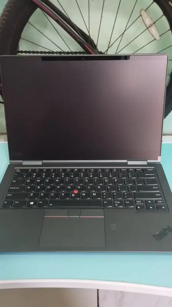 Lenovo x1 yoga ram 8 ssd 256