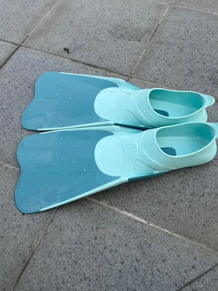 Jual fins renang anak baru dipakai 1x