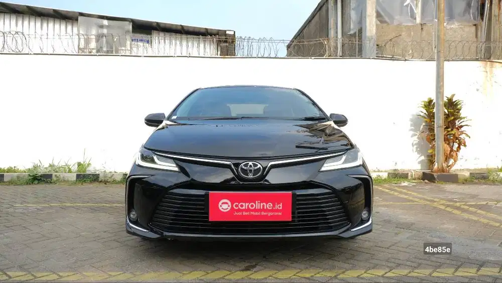 TOYOTA COROLLA ALTIS V 1.8 AT 2022 HITAM