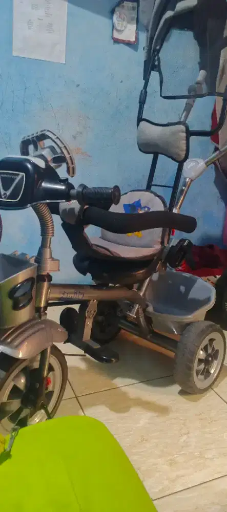 Stroller di jual cepat 90%