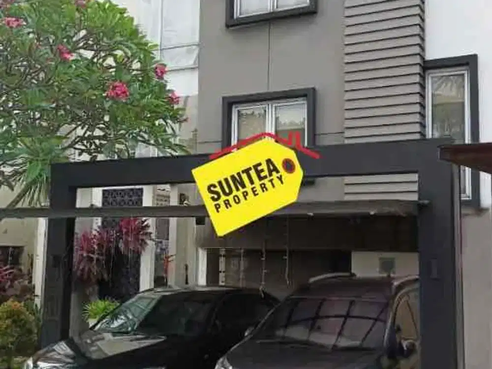 Semi Furnish Rumah 2.5 Lantai, bagus rapih dan sangat terawat