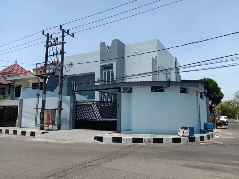 RUMAH NGINDEN INTAN *Hadap Barat Selatan * Master Bedroom Jacuzzi * Lantai Marmer * Carport 5 mobil