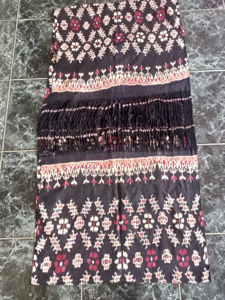 Kain sumba asli tenun ntt