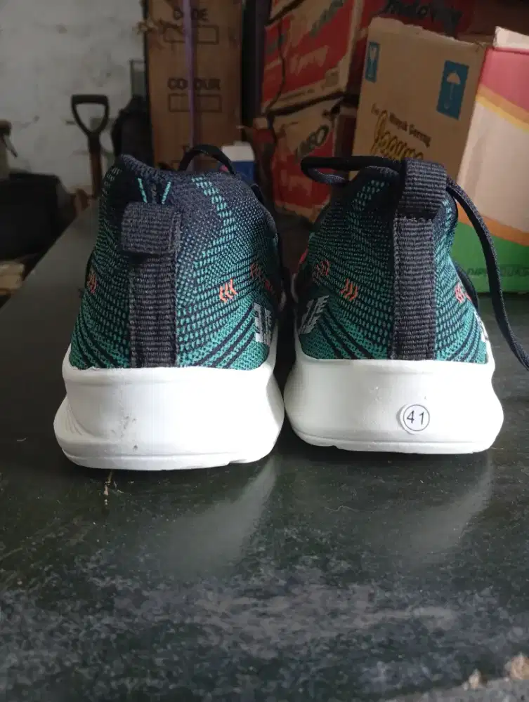 Sepatu sepatu & wanita olahraga sekolah sport sneakers shoes kasual Hg
