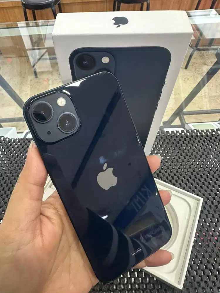 IPhone 13 128GB Black Ex Garansi Resmi iBox