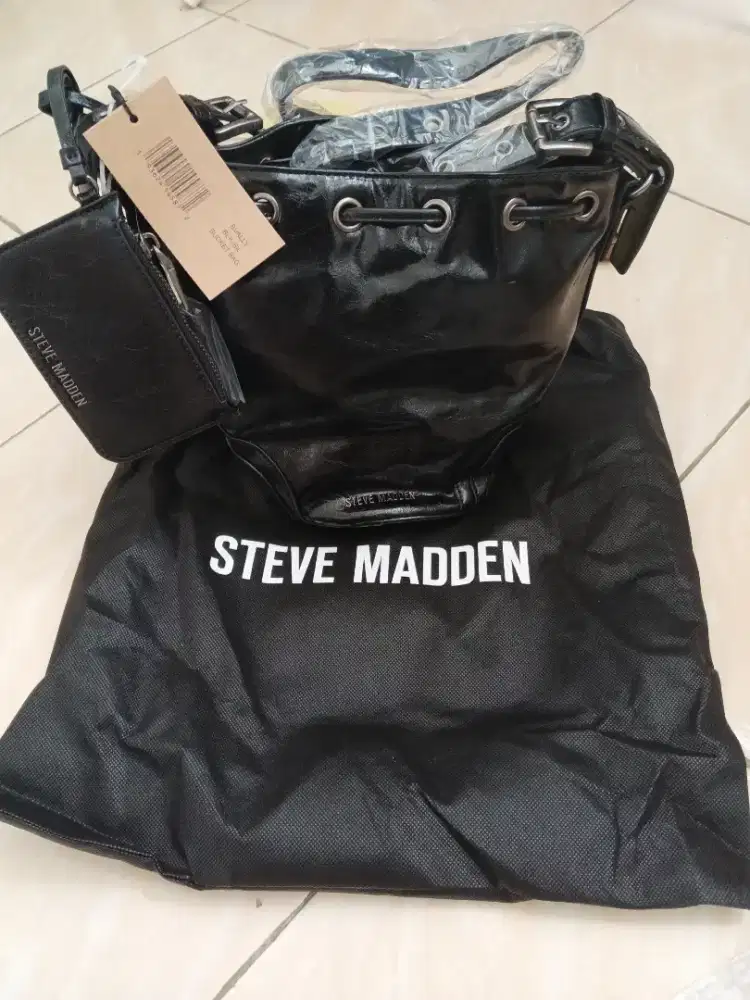 Tas steve meddn BVALLY bucket