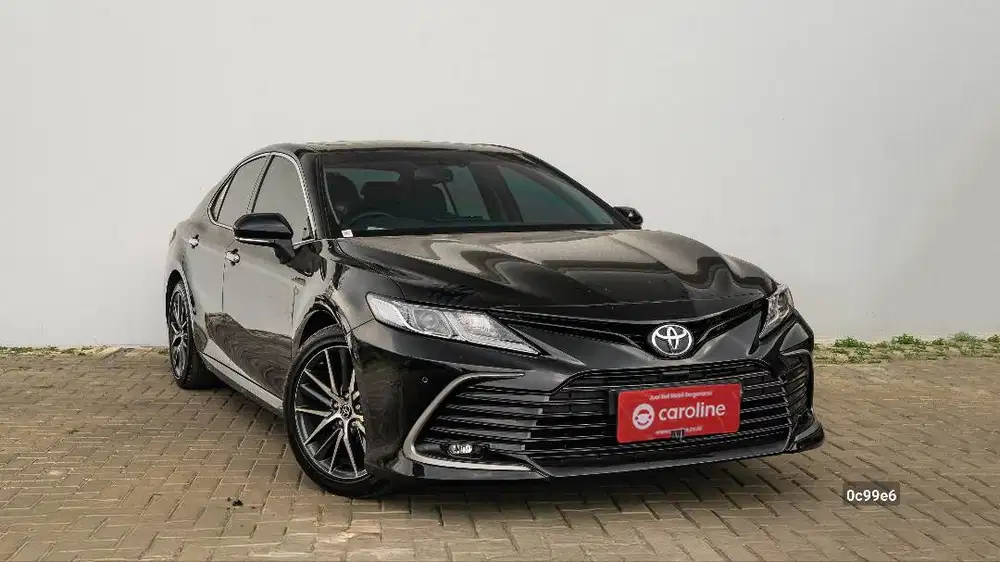 TOYOTA CAMRY V 2.5 AT 2023 HITAM
