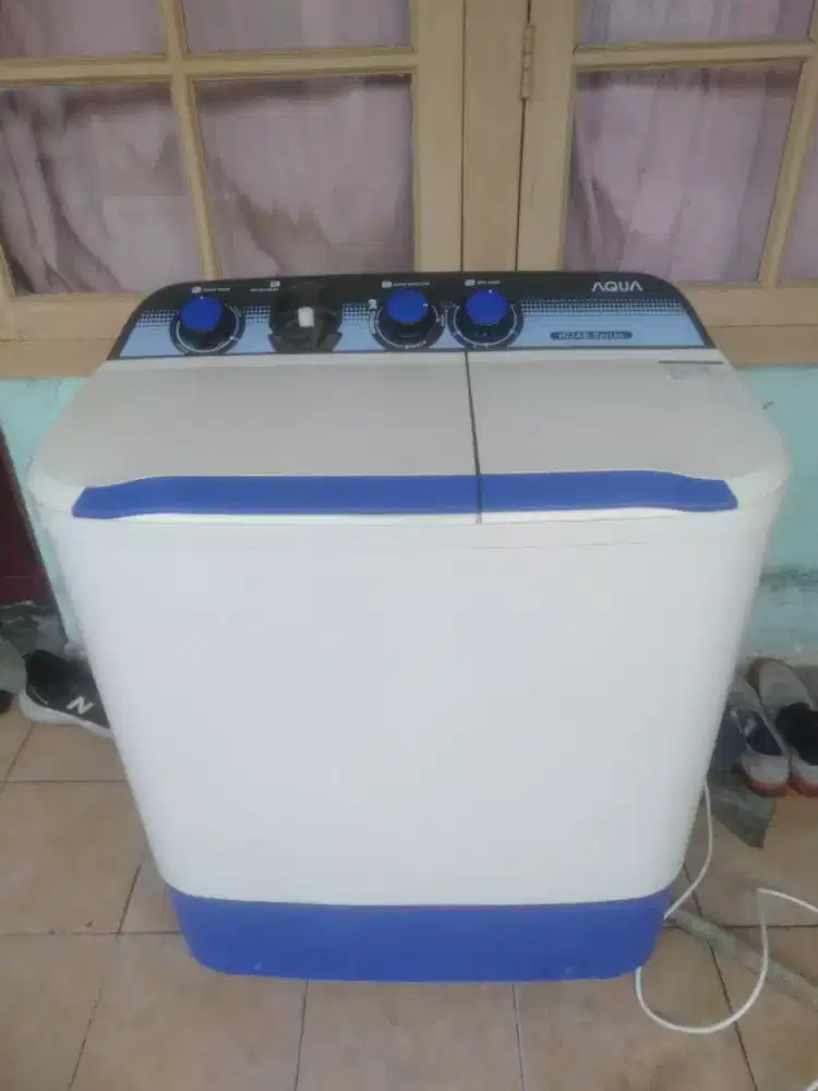 Mesin cuci aqua