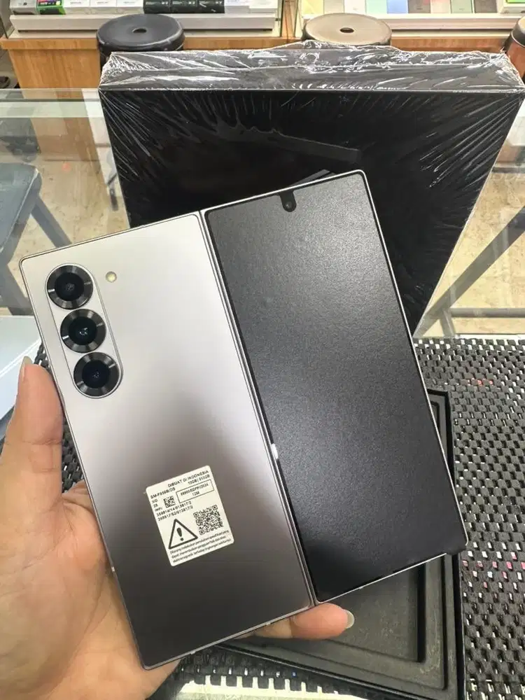 Samsung Galaxy Z Fold 6 12/512GB Silver sedow Ex Grs Resmi Sein Muluss