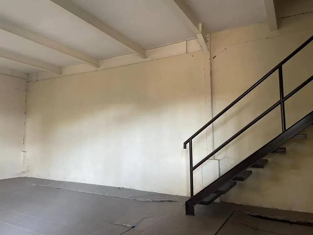 Dijual Gudang Margomulyo Indah Row Jalan Lebar Ada Kantor Siap Pakai