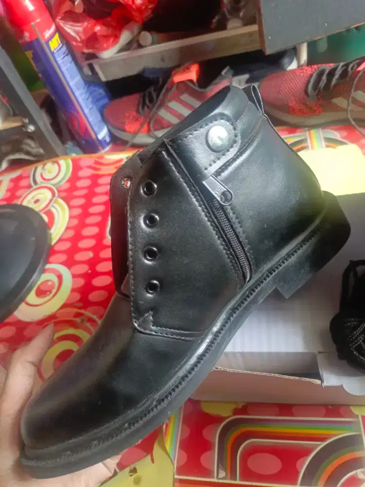 Sepatu PDH Satpam Resleting