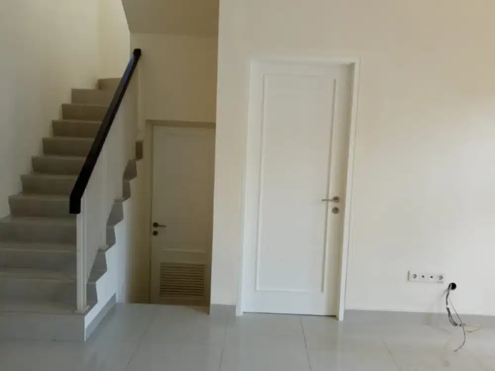 Rumah Strategis Golf Lake LT 120M², Harga Nego