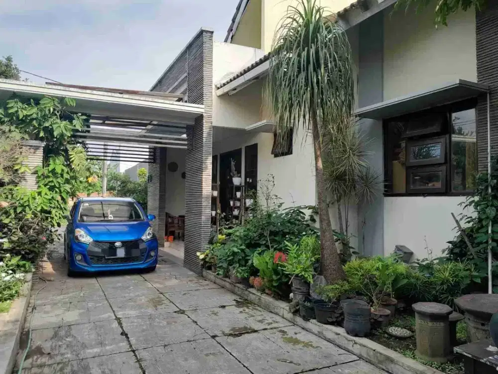 Rumah Pojok Luas 407 m² di Perumahan Poros Saxophone Tunggulwulung