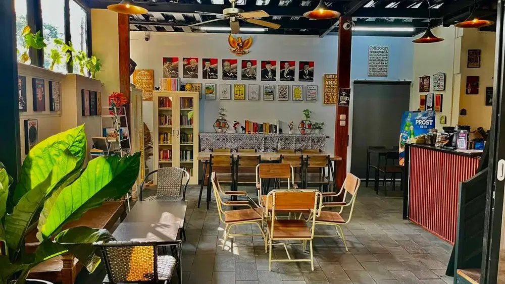 Loker Kitchen Crew
