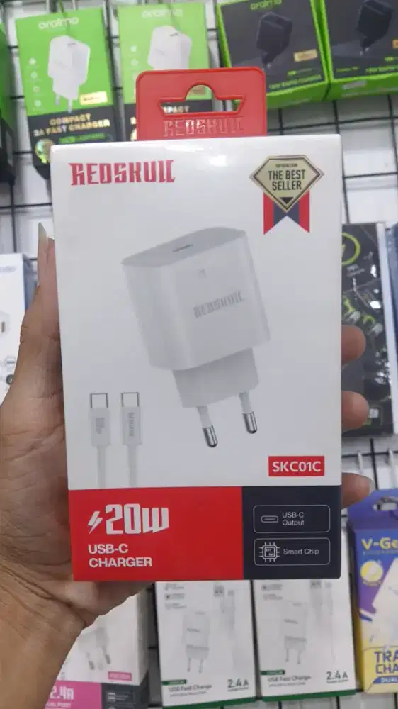 TRAVEL CHARGER TYPE-C TO TYPE-C REDSKULL