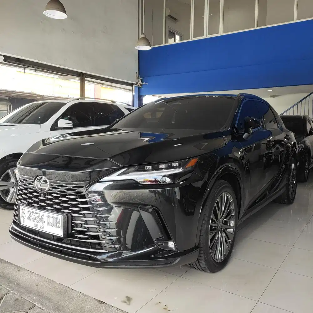 Only 2k kilometer Lexus RX350H 2024 Luxury
