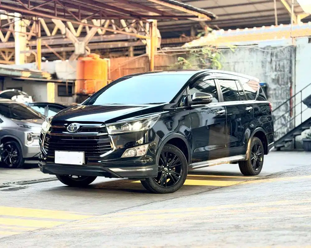 TOYOTA INNOVA VENTURER AT 2017 BENSIN