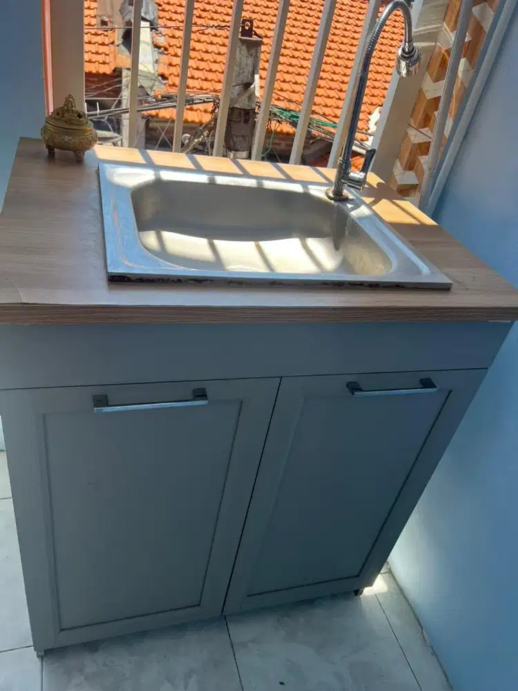 Di jual tempat cuci dan dalam sing karena tdk di pakai lg