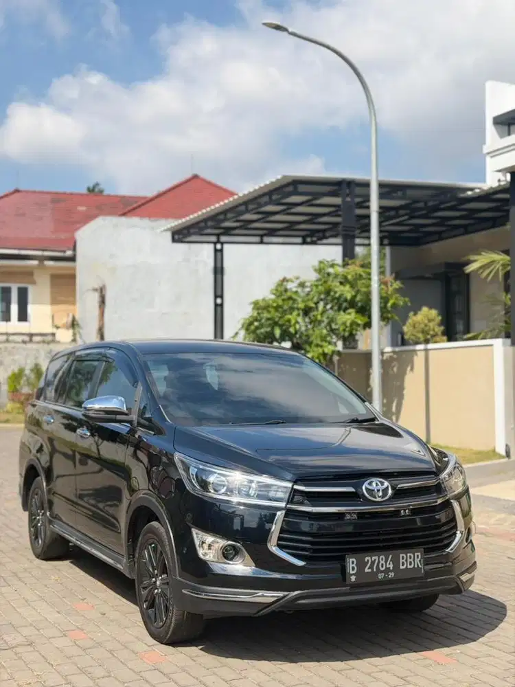 Toyota Venturer matic diesel 2019