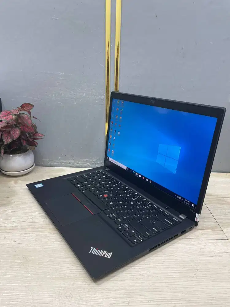 Laptop murah T480s core i7 g8 lenovo core I7 8565u RAM 16GB NVME 256 b