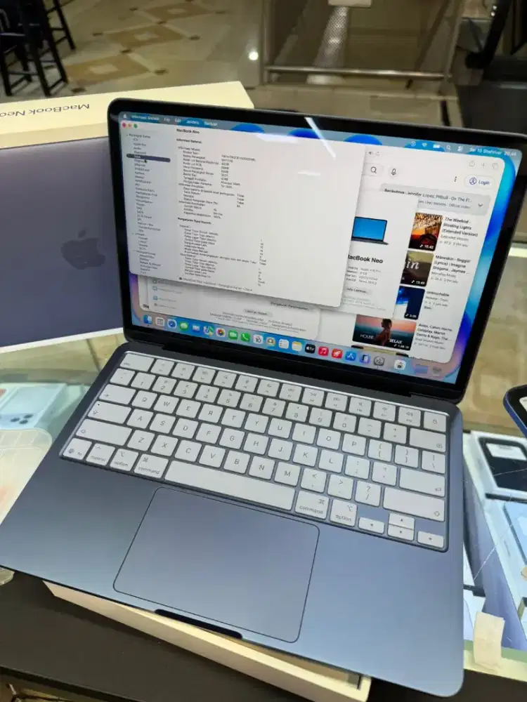 Macbook Neo 13inch 8/256 blue garansi ibox 19/July/2027 lengkap