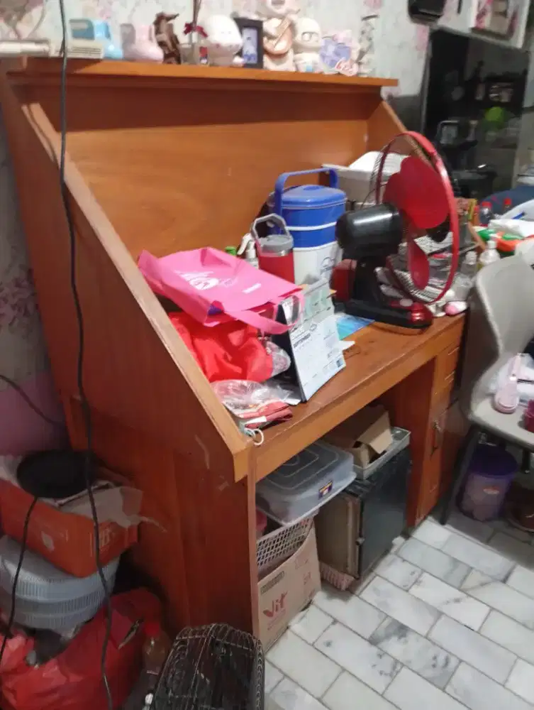 Meja kasir bkas dagang