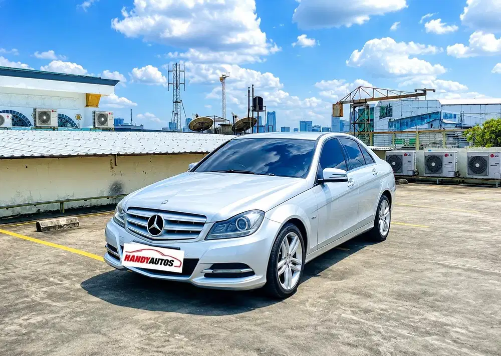 Mercedes Benz C200 Avantagrde Facelift 2011 Automatic Abu abu