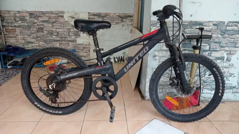 SEPEDA UNITED MTB 20 INCH