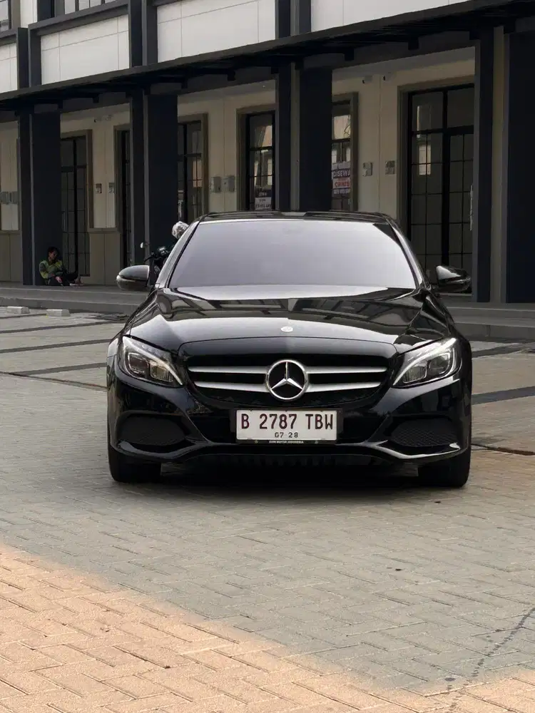 Mercedes Benz Mercy C200 C 200 C-200 2017 Hitam