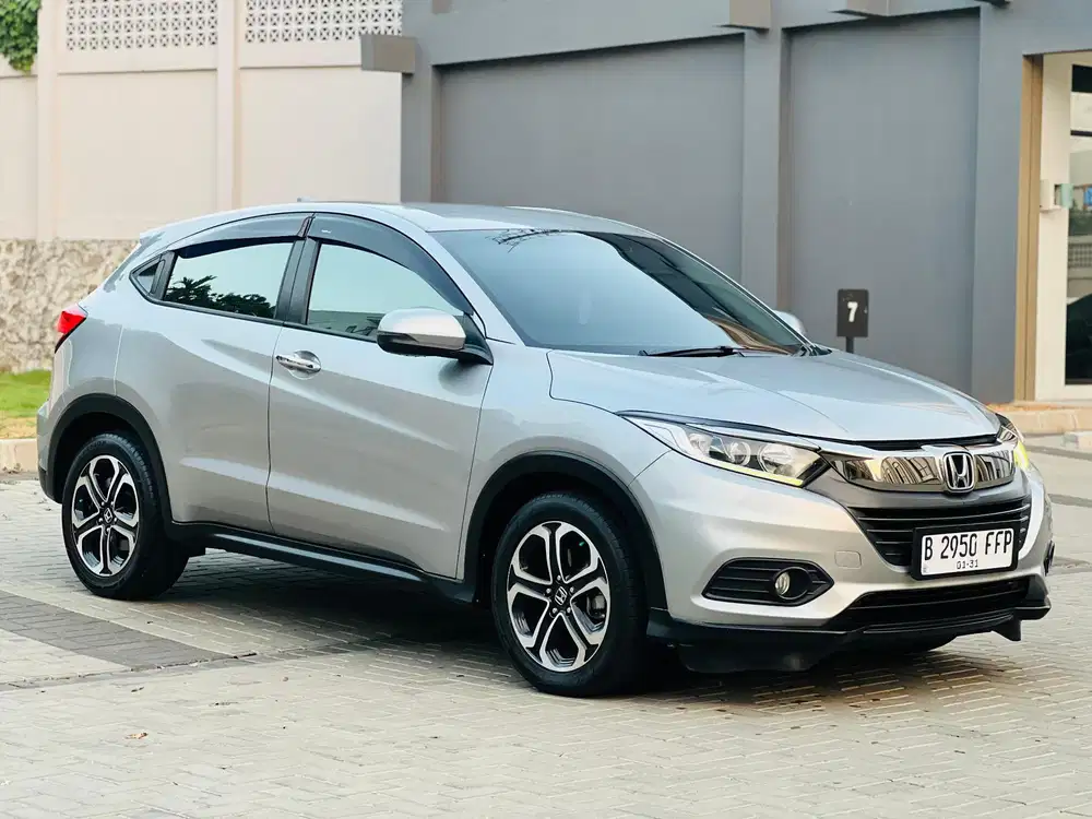 HONDA HRV / HONDA HR-V 1.5 E CVT BENSIN 2021 ABU NIK 2020 SEGER