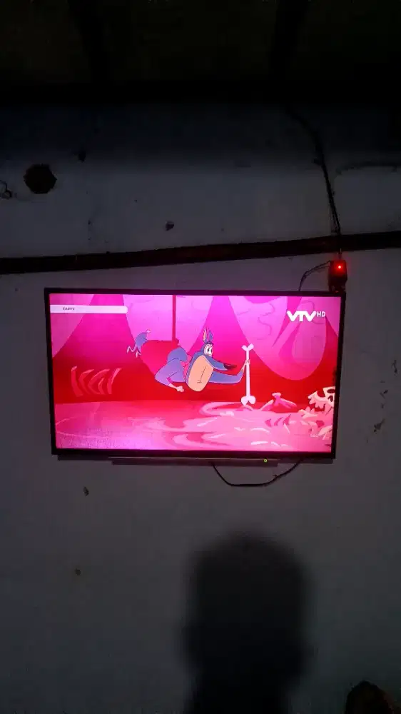 TOSHIBA 40 INCH