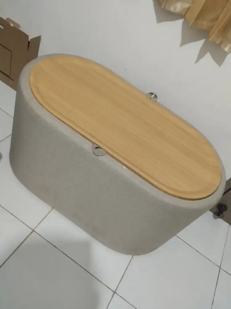 Meja tamu kecil