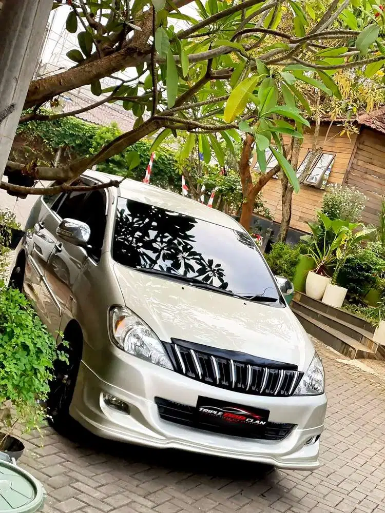 Toyota Kijang Innova E+ 2011