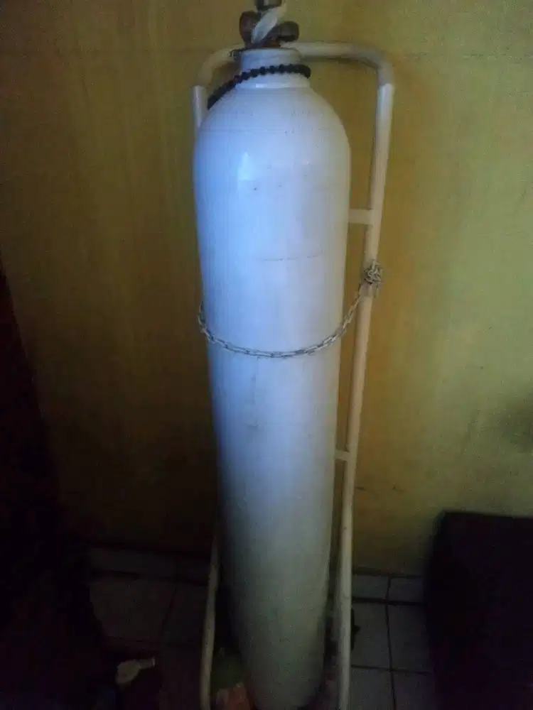 Tabung oxygen medis