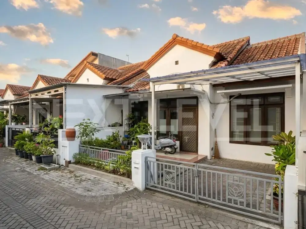 DISEWAKAN Rumah 1.5Lantai Citraland Surabaya baru renovasi