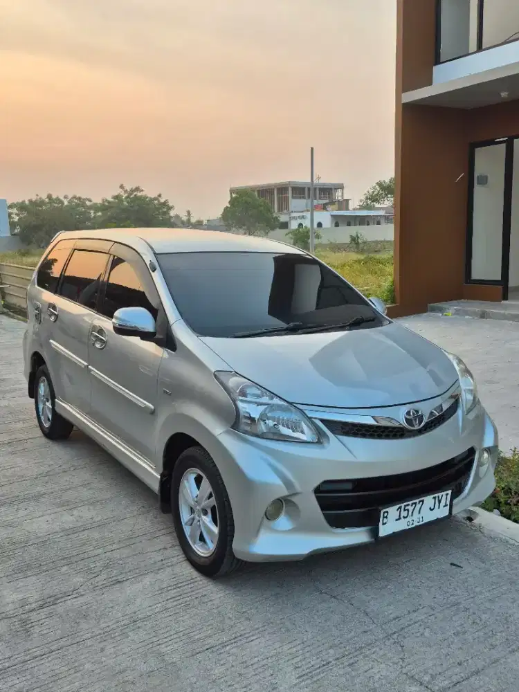 Toyota Avanza Veloz Matic 2013