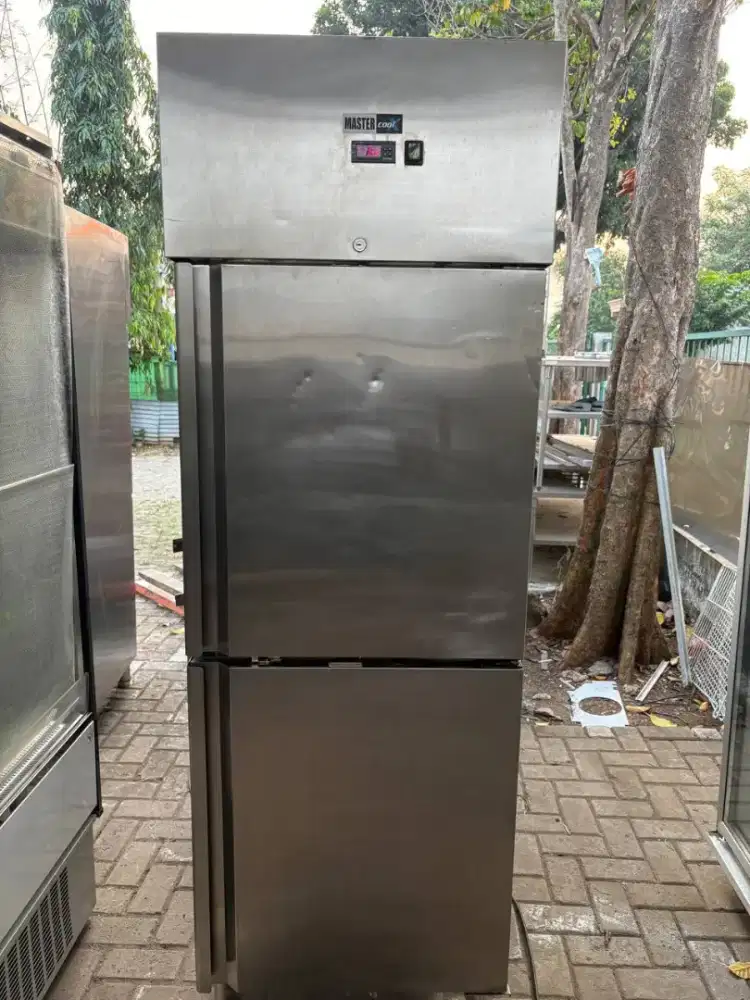 upright frezzer 2 pintu mastercool
harga 5,5jt