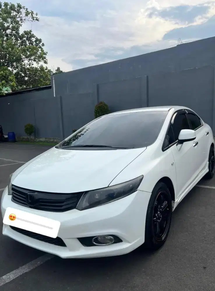 Dijual Mobil Civic FB2 1.8 M/T Tahun 2012
