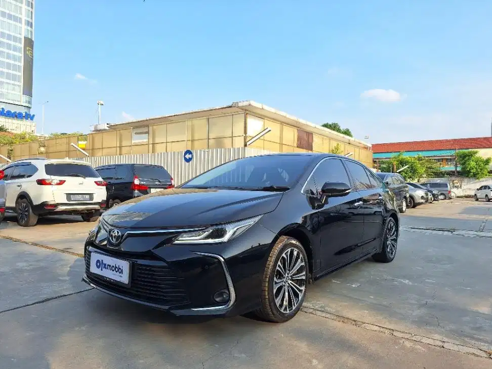 Garansi 1 Th - Toyota Corolla Altis 1.8 V Bensin-AT 2022 Hitam
