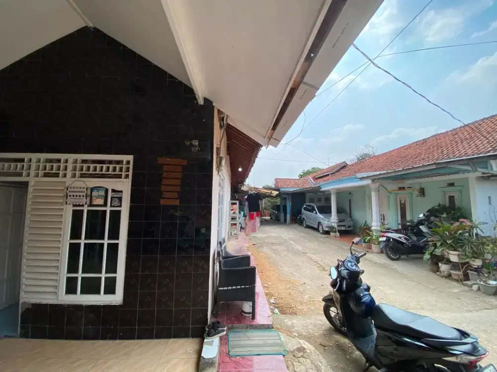 Dijual 2 Rumah dan 5 Kontrakan 850 m2 di Sadang Purwakarta Kota