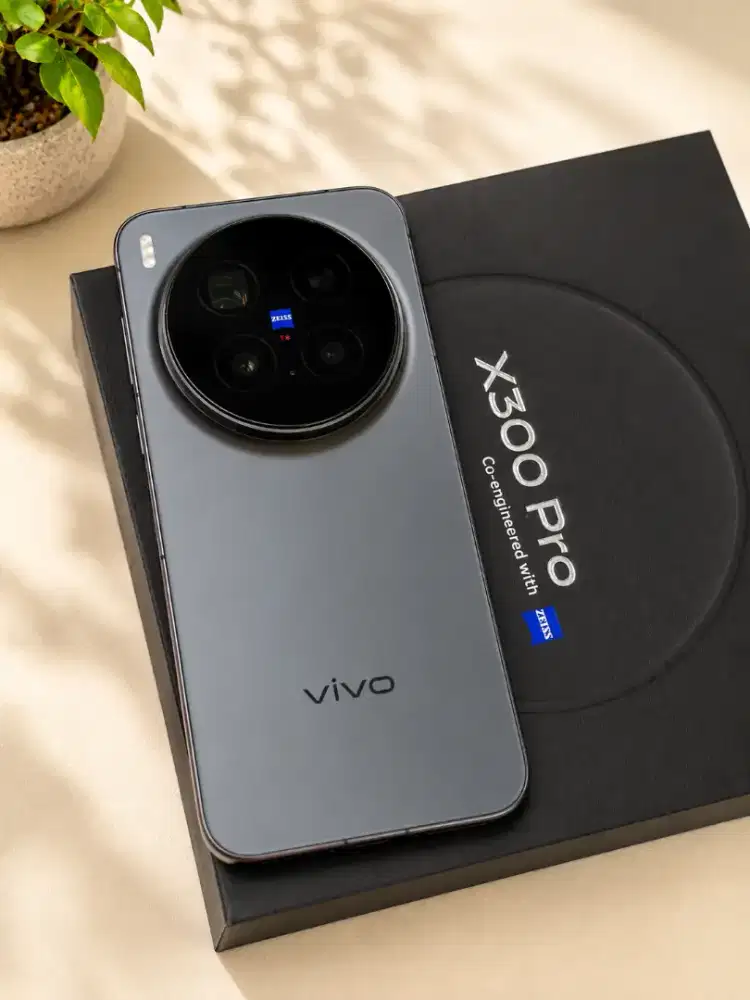 Vivo x300 pro 16/512 second resmi
